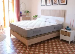 Canapé con patas altas VERSALLES