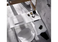 Mesa de estudio en ángulo STUART